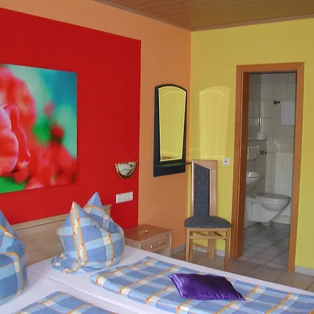 Ullas-ferienwohnung Lägenhet Niederfell